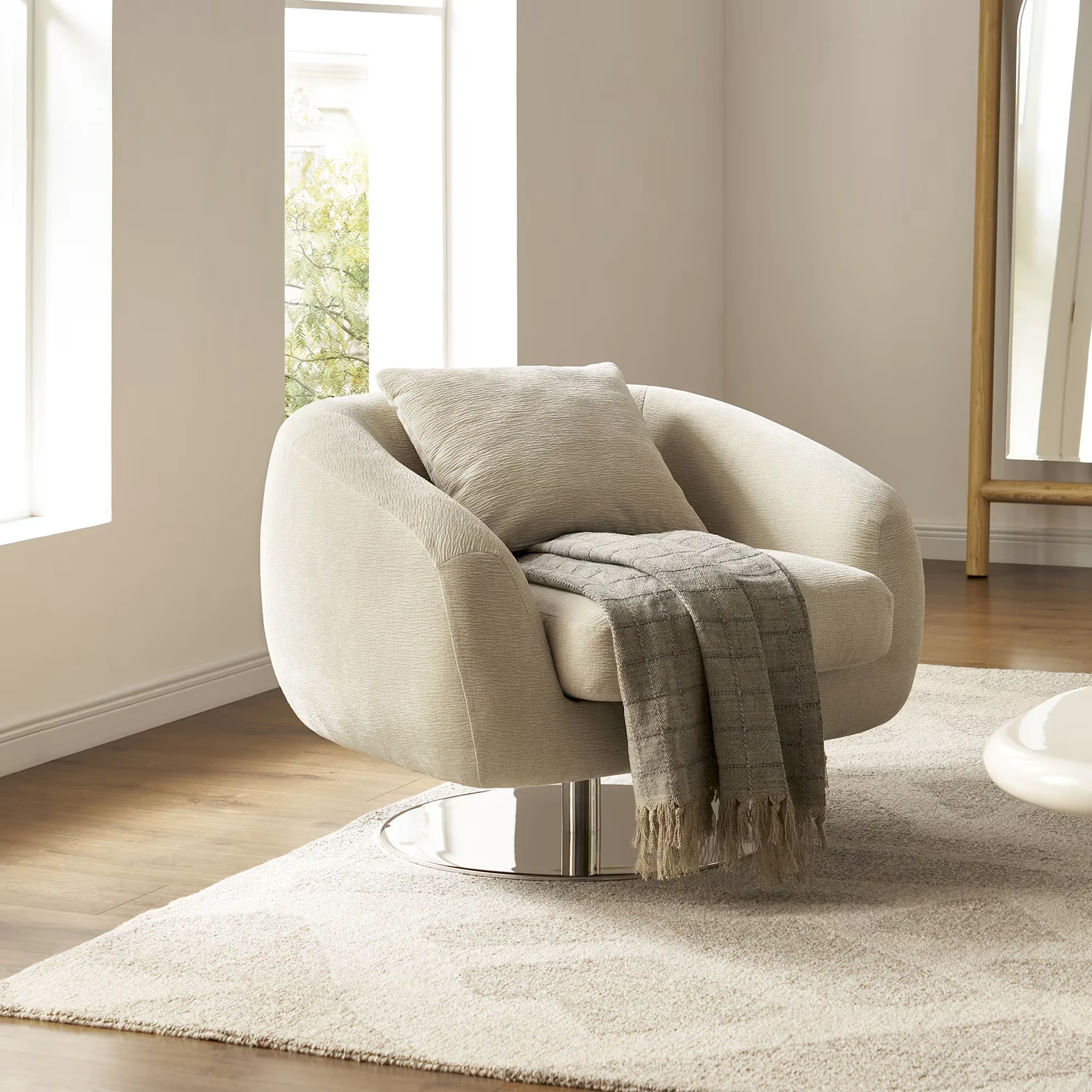 Xander Performance Swivel Armchair