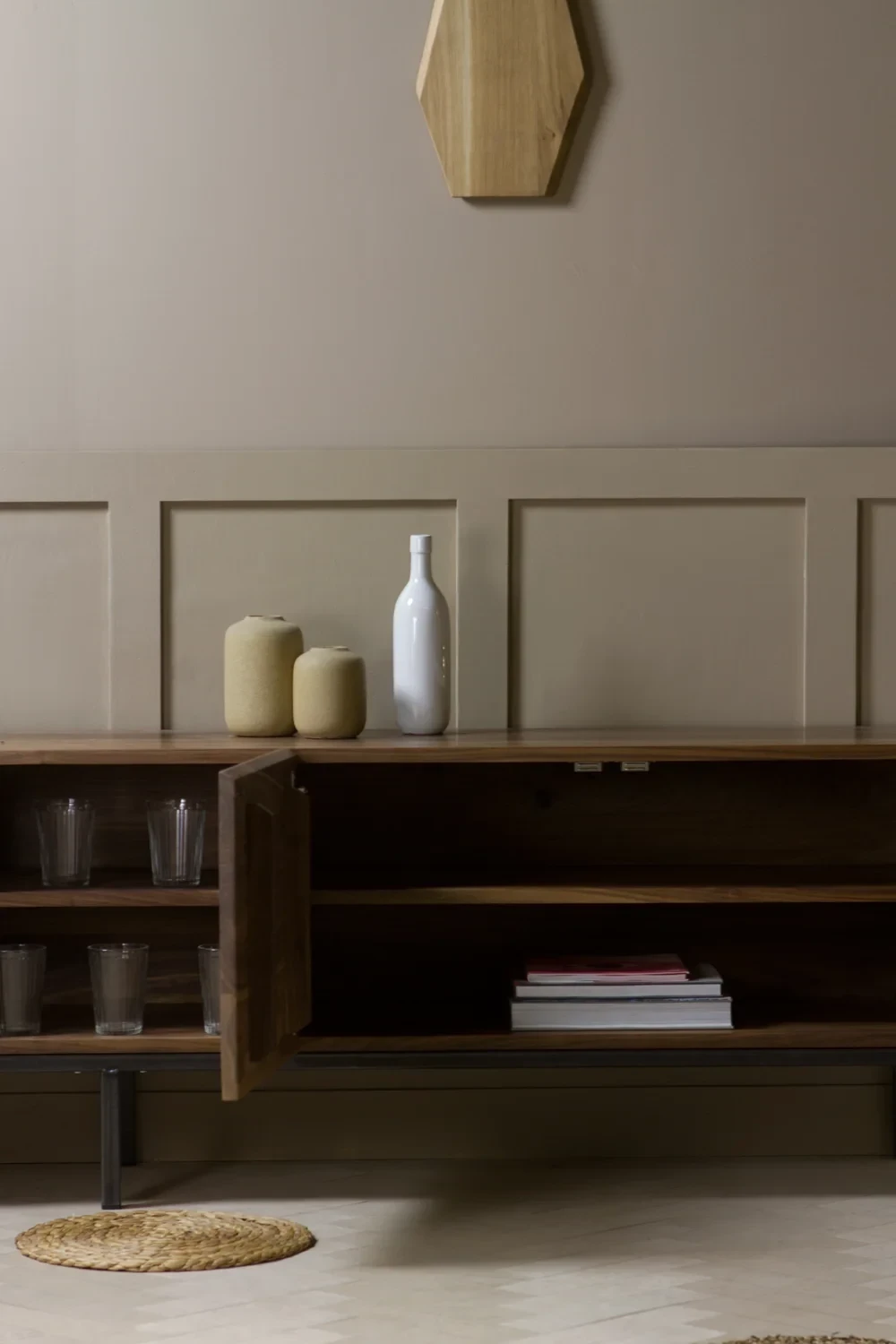 Large Chamfered Edge Media Unit [Walnut]