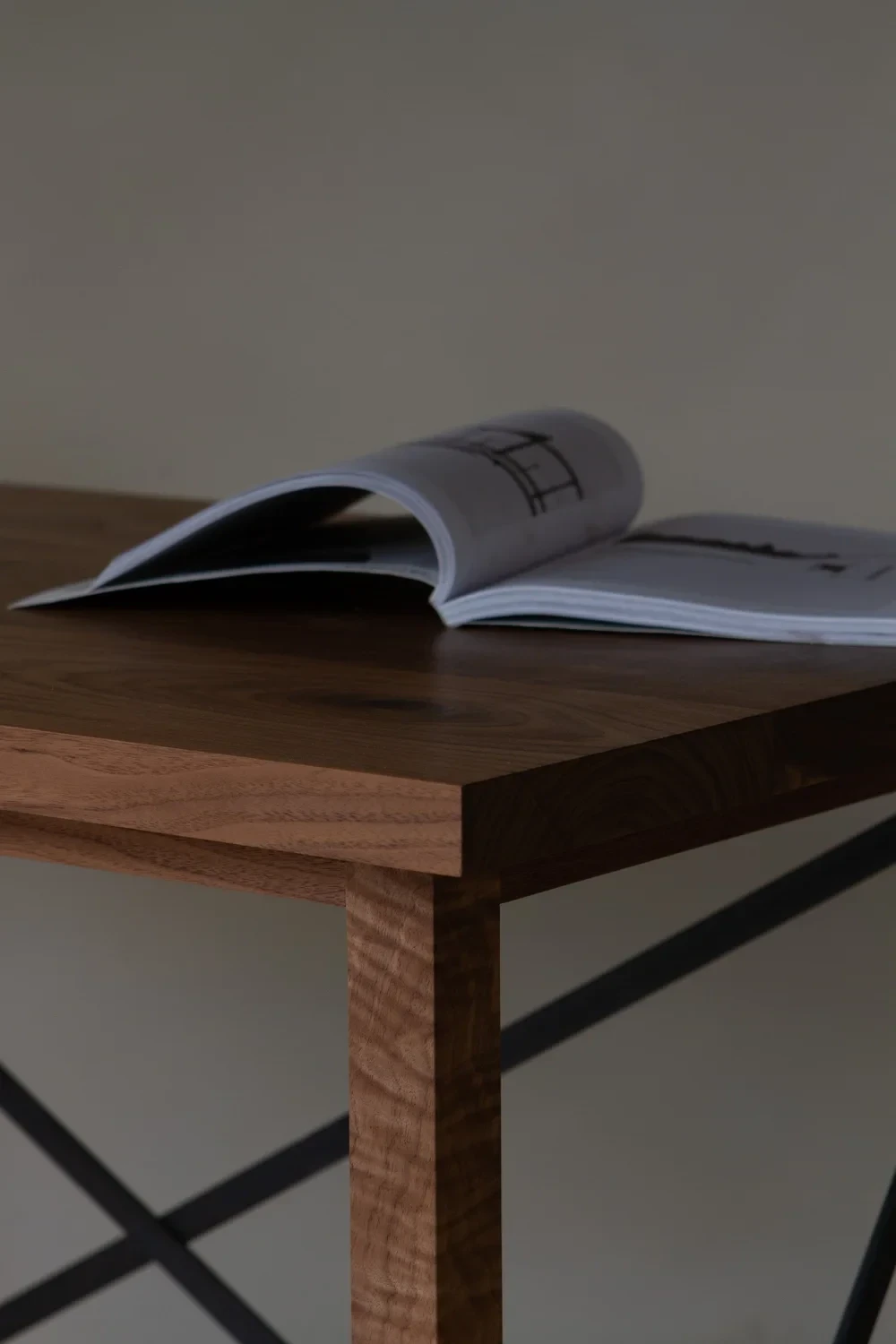 Classic Wooden Desk [Walnut]
