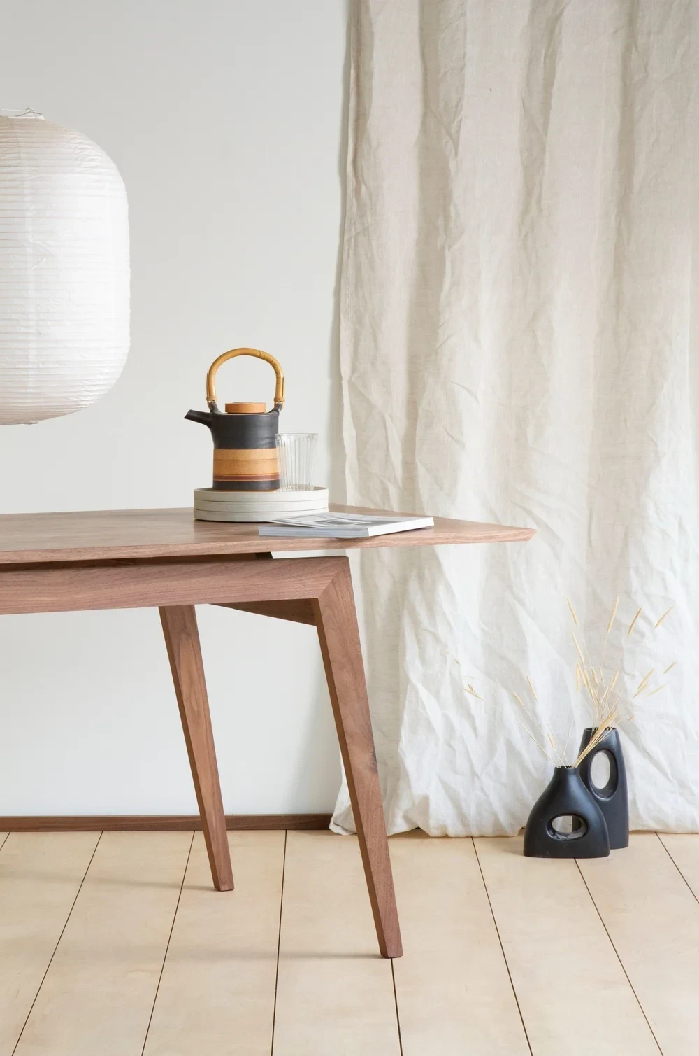 'Signature' Dining Table [Walnut]