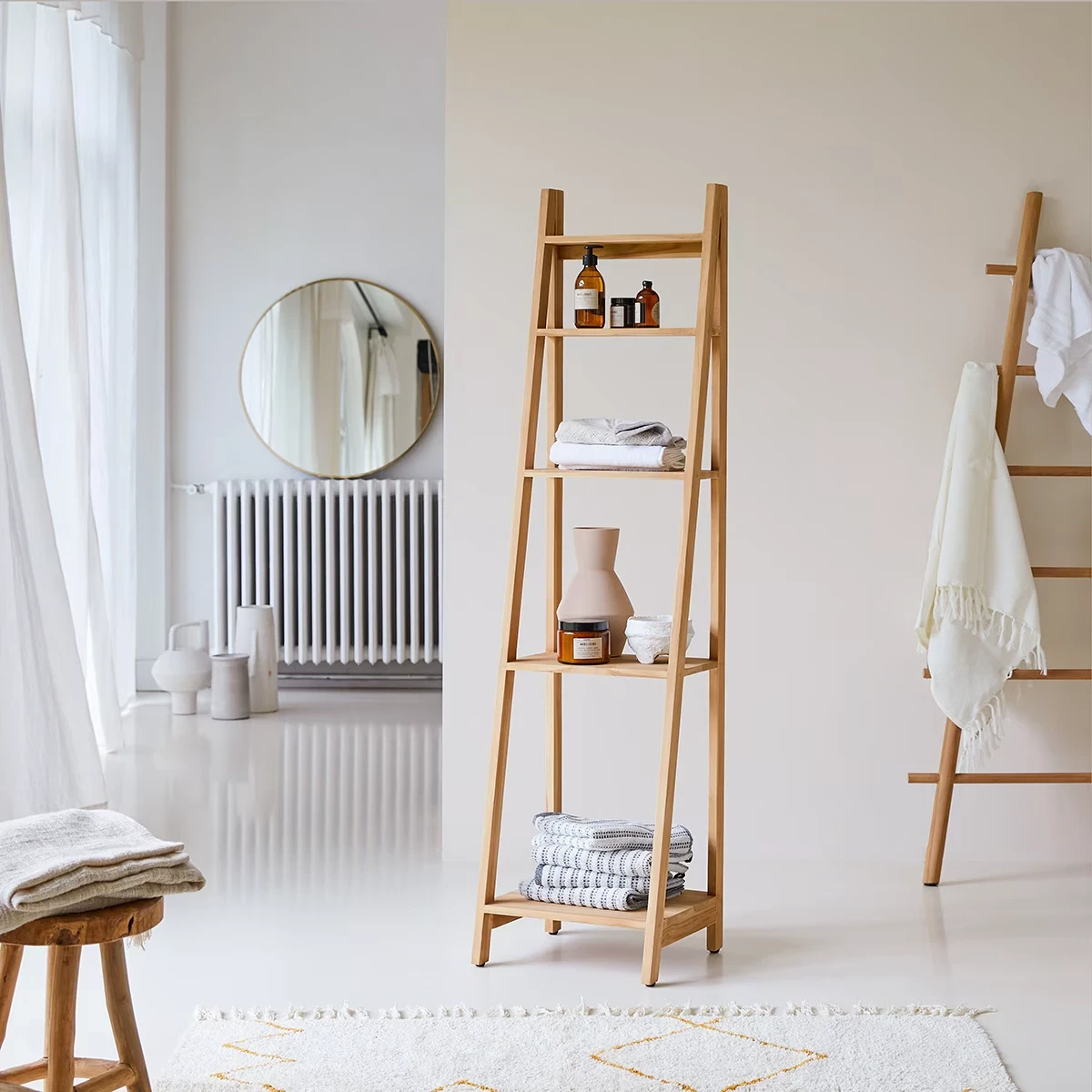 Bahya Shelf in solid teak