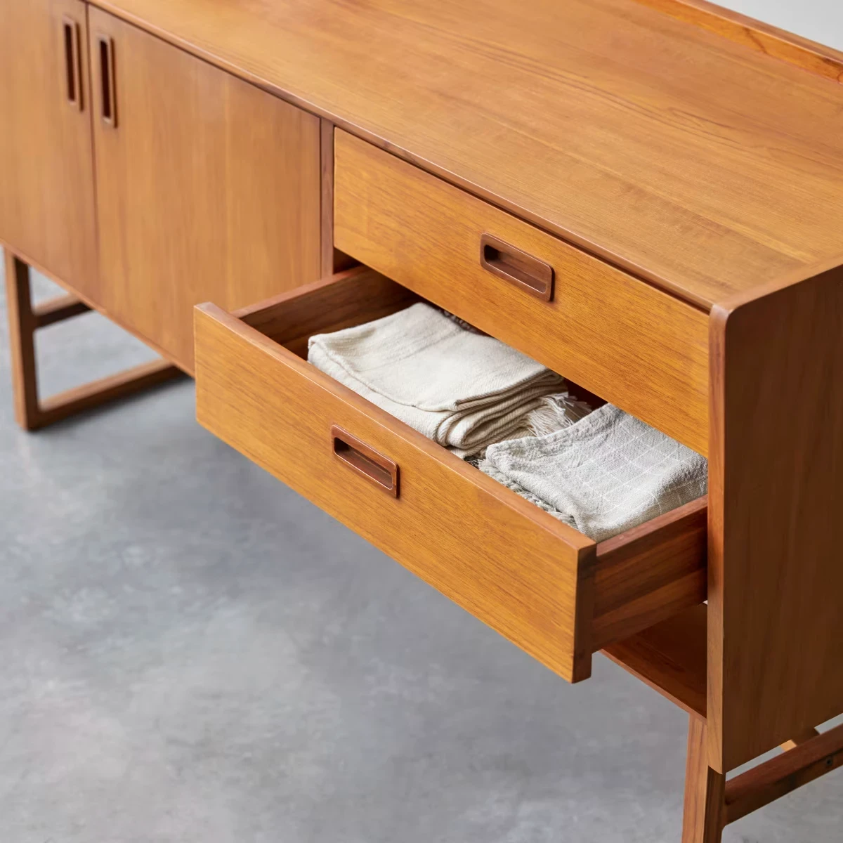 Marcus - Teak sideboard 160 cm